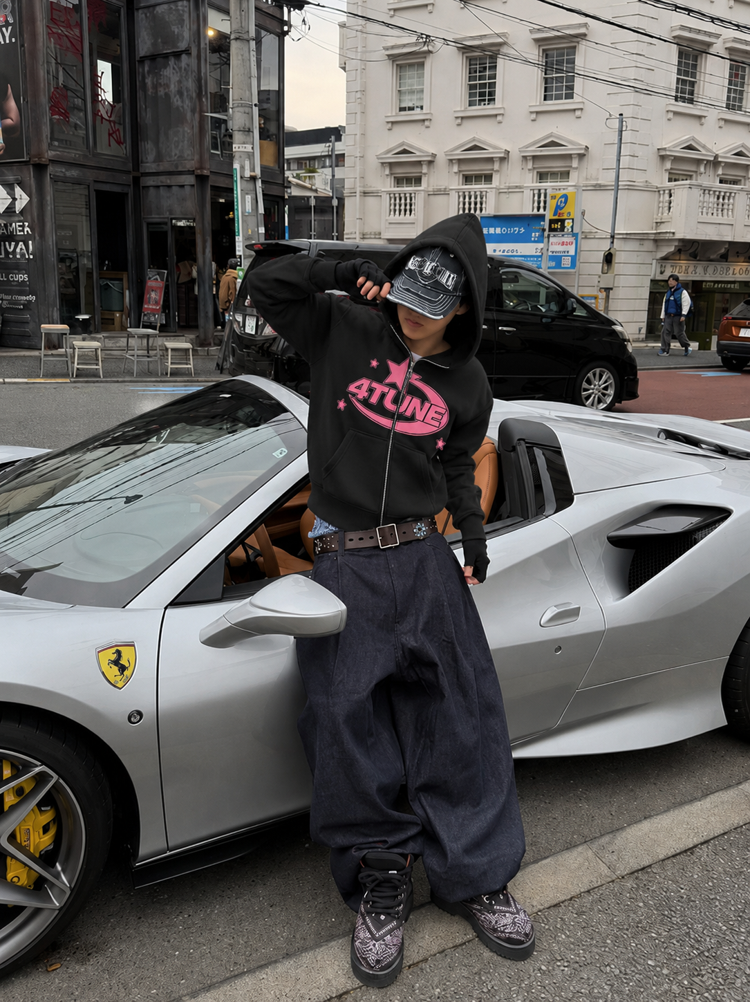 Full Zip 4Tune rose porté streetwear Y2K vue avant
