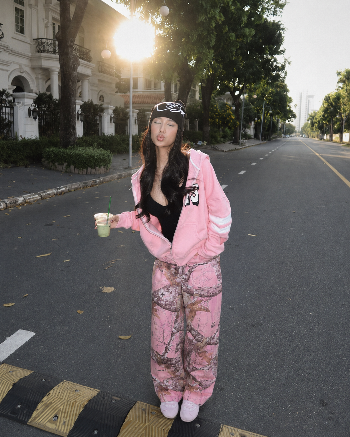 Pink camo sweatpants worn streetwear wide fit
