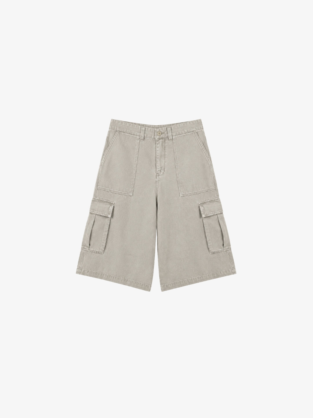 Jorts cargo beige sable vue de face sur fond blanc, poches cargo visibles