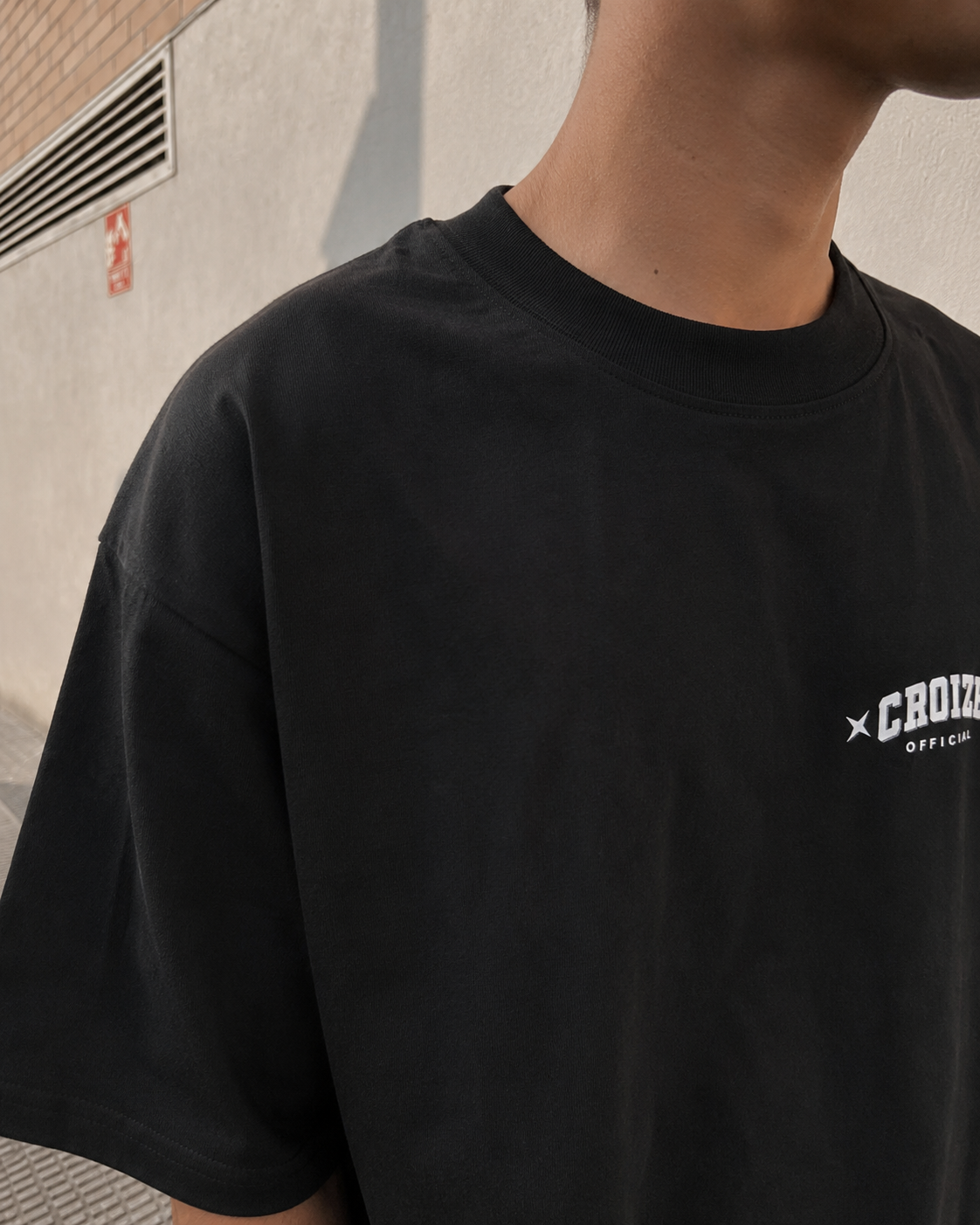 Choize Official sort T-shirt detalje af brystlogo og hals