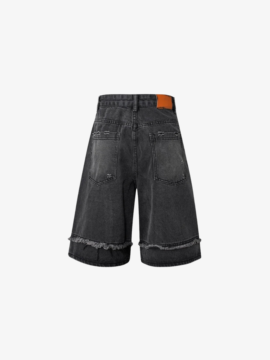 Jorts effilochés noir washed vue de dos avec patch cuir