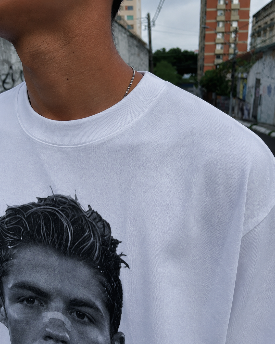 T-shirt Ronaldo blanc détail col streetwear
