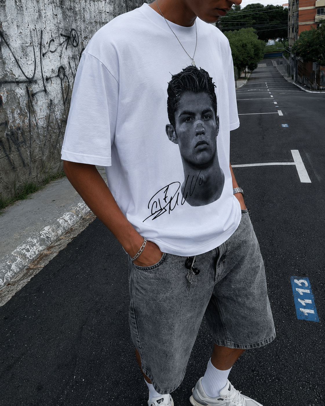T-shirt CR7 blanc détail portrait et signature