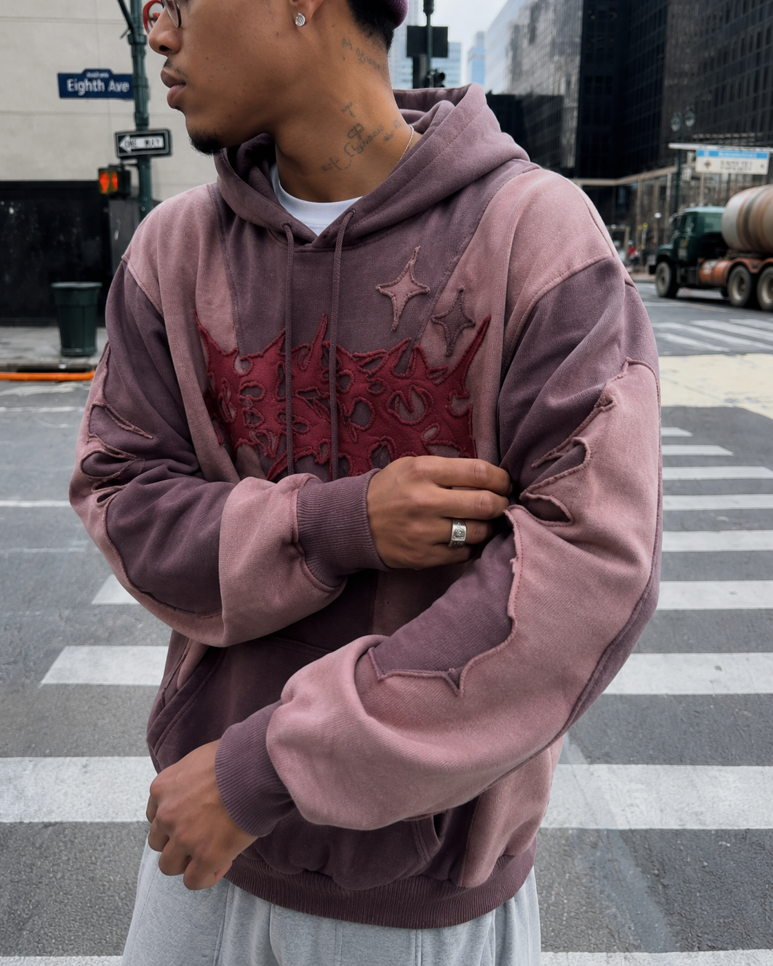 Hoodie étoile rose mauve détail poitrine et manches