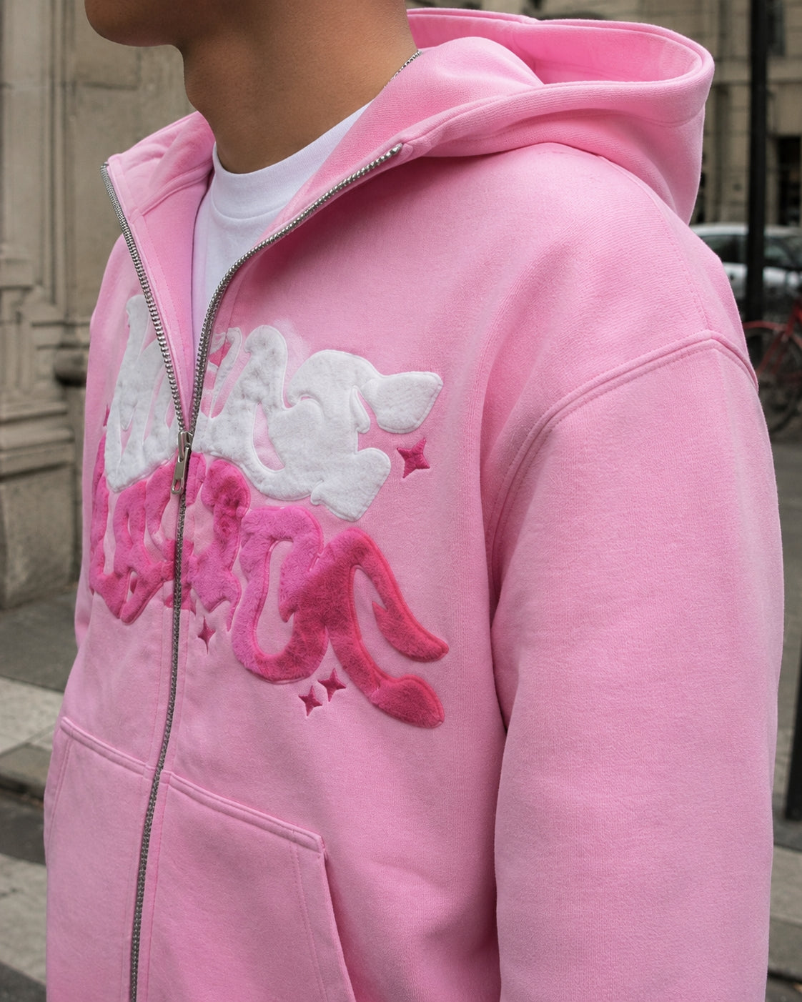 Detail of the zip central du zip-up hoodie Aesthetic au style Y2K