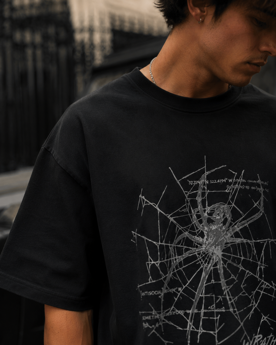 Détail print araignée toile graphique T-shirt Y2K Arxen Noir