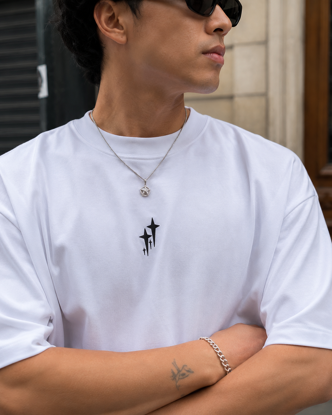 Détail cluster étoiles print T-shirt Y2K Styrn Blanc