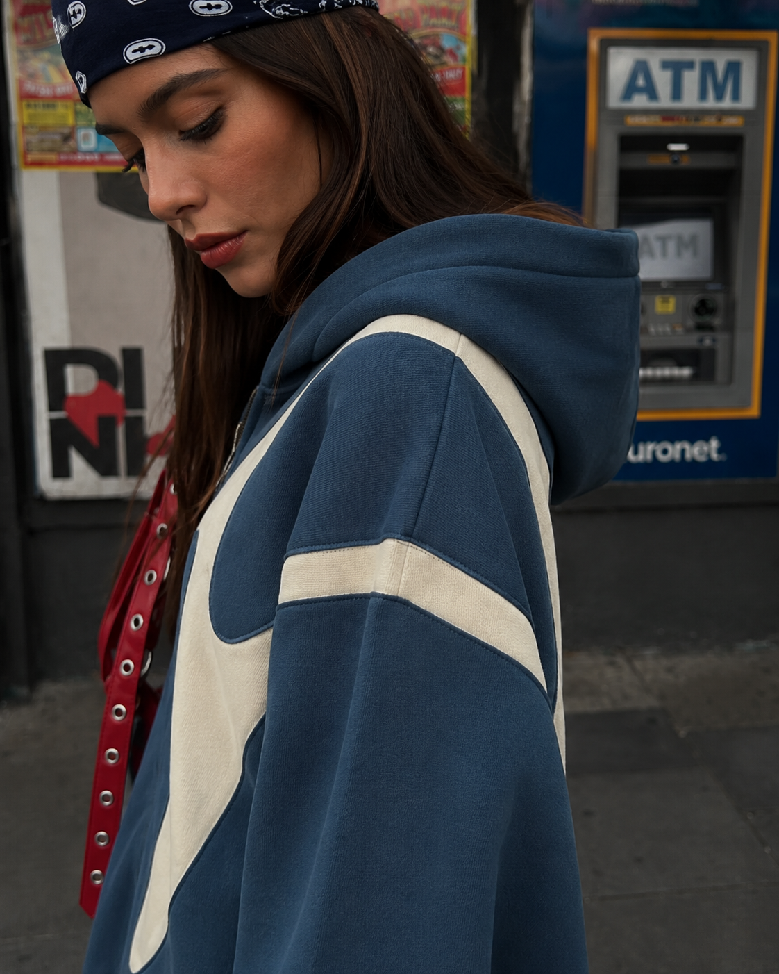 Blue Y2K zip up hoodie detail of the hood and shoulder