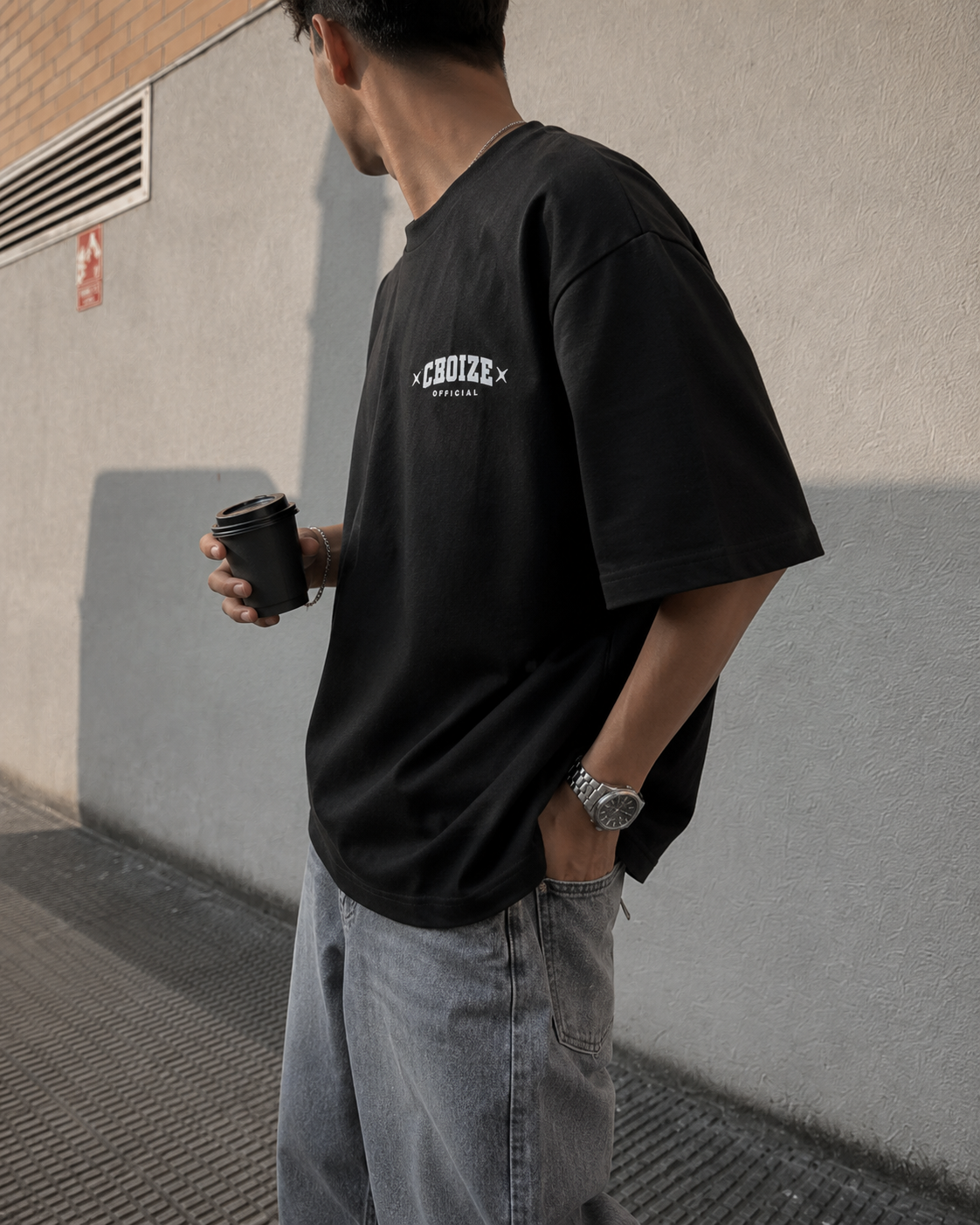 Choize Official schwarzes T-Shirt locker getragen Vorderansicht