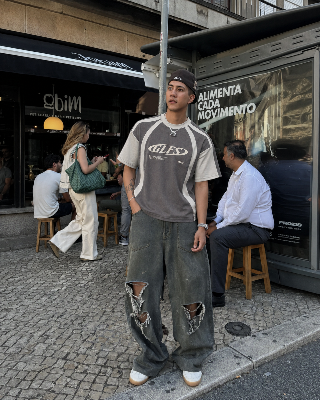 T-shirt GLFS gris porté streetwear