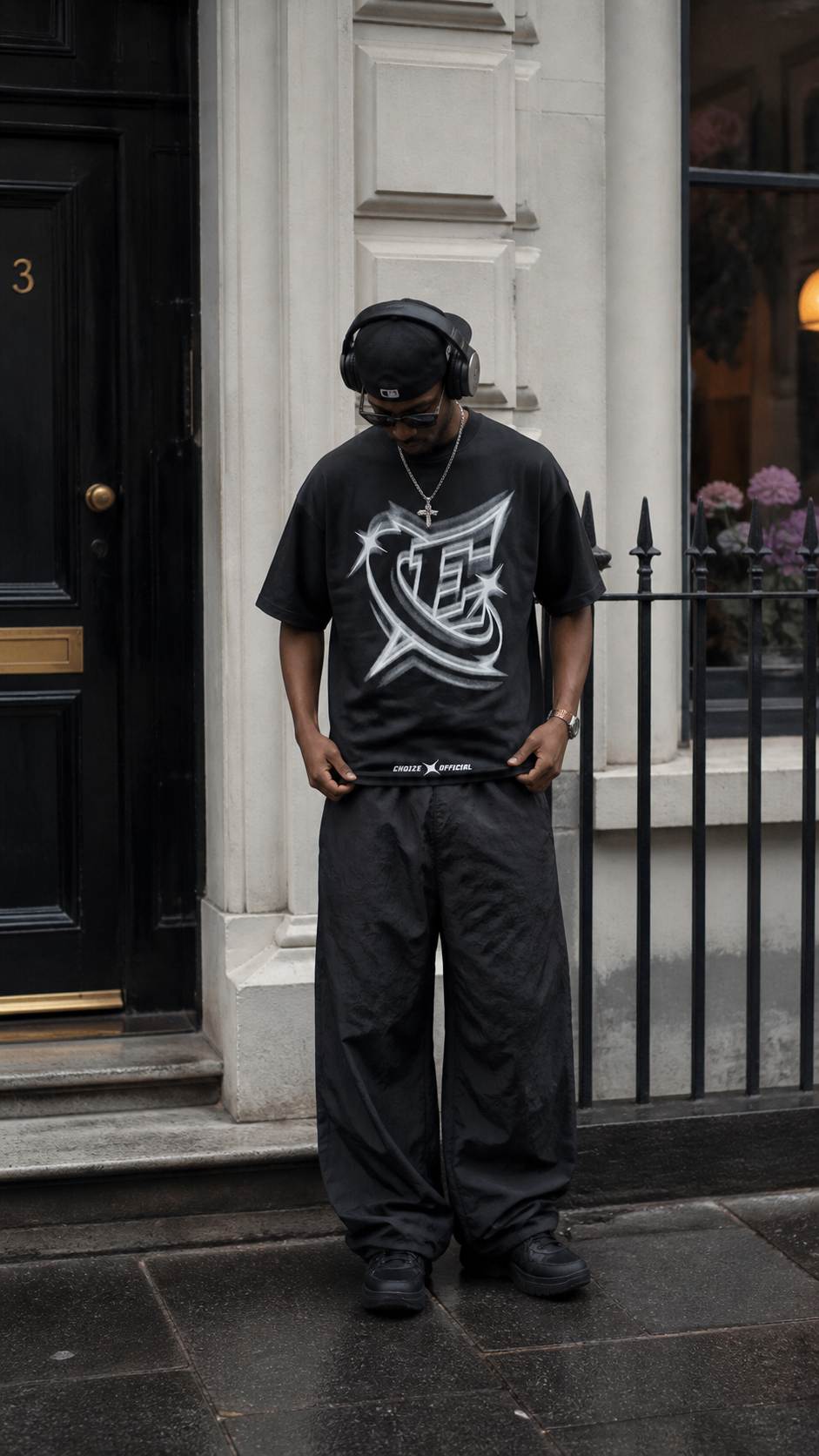 T-shirt Choize ALYXEN blanc porté en coupe boxy oversize streetwear Y2K