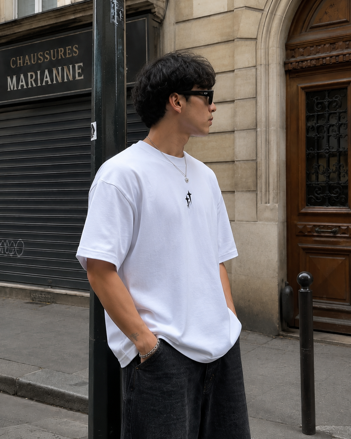 T-shirt Etoiles Y2K Styrn - porté profil Paris